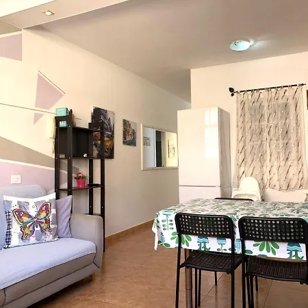 Two Bedroom Apartment, Pool, In Los Cristianos Colina II لوس كريستيانوس